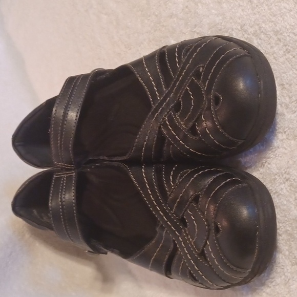 Bass Mary Jane's velcro closure women's size 12 - Picture 2 of 5